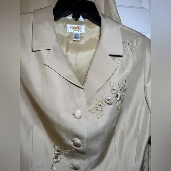 Talbots Pure Silk Embroidered Beads Beige Suit Sz 12 Petite Skirt Blazer Floral - Picture 2 of 14
